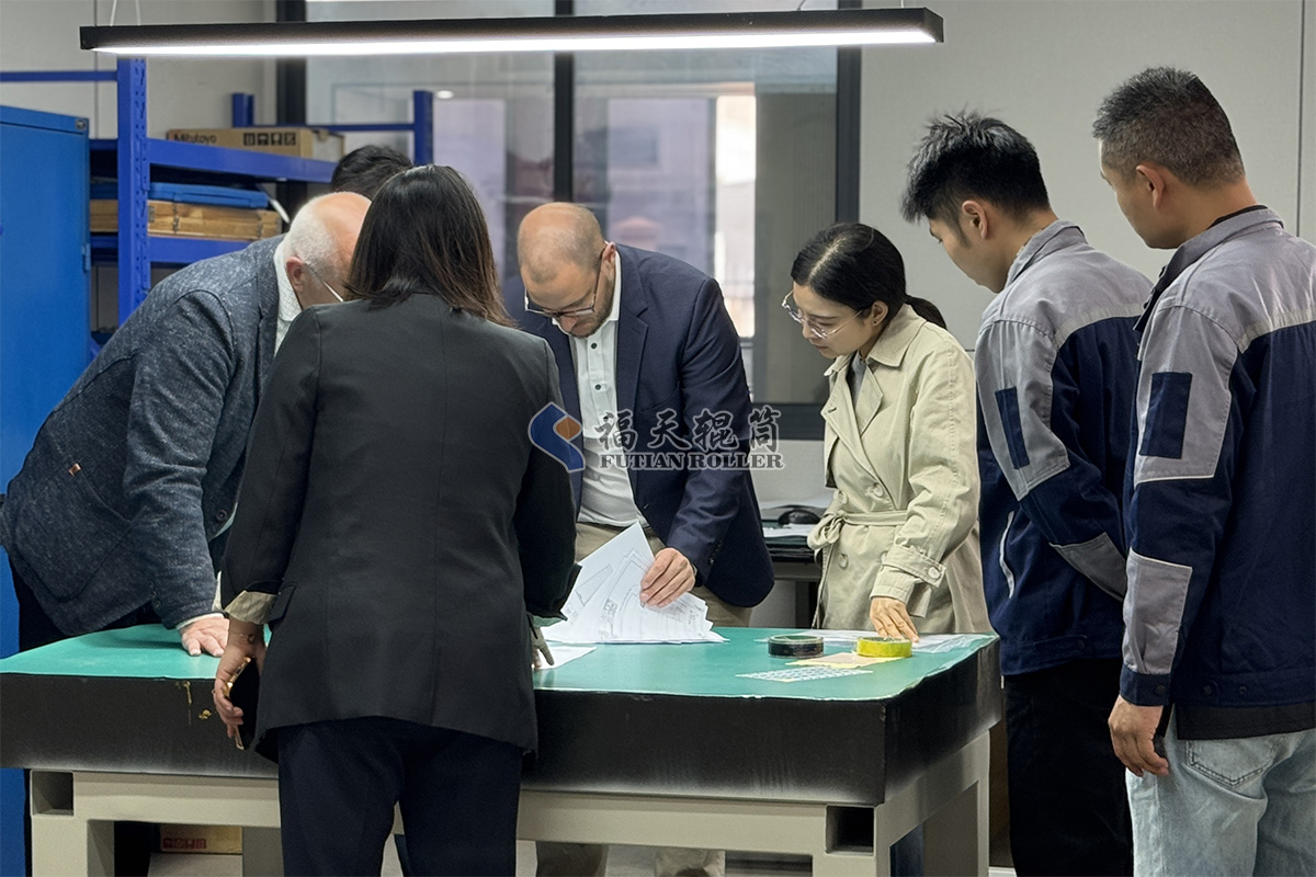 多國客戶來訪2.jpg
